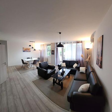 City Center Apt Wfree P Skopje Bagian luar foto