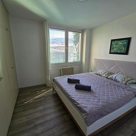 City Center Apt Wfree P Skopje Bagian luar foto