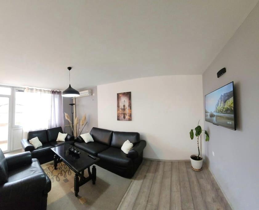 City Center Apt Wfree P Skopje Bagian luar foto