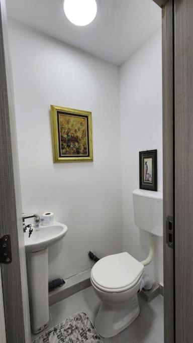 City Center Apt Wfree P Skopje Bagian luar foto